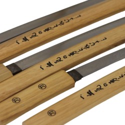 Set von 3 Katanas aus Stahl und Holz, Wakizashi, Tanto, Holzherkunft