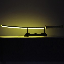 Katana LED RGB Couleur Modulable de Zenitsu Agatsuma dans Demon Slayer